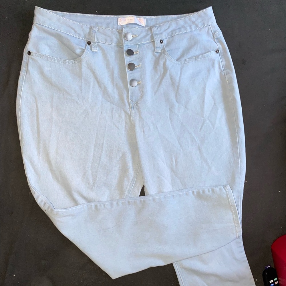 High waisted jeans